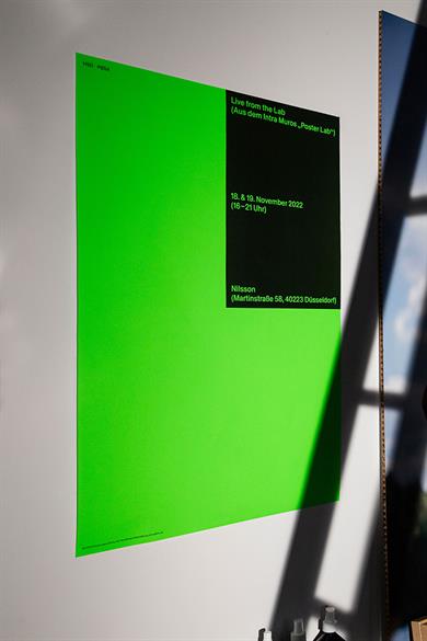 Poster for the event "Live from the Lab". On 18 and 19 November 2022, the works from Intramuro's "Poster Lab" will be on display at Nilsson, Martinstraße 58, 40223 Düsseldorf, from 4 to 9 pm. Photo is by Martin Schwan, poster design by Daniel Seemayer.