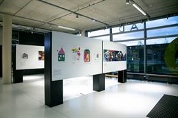 Exhibition view of "Listening to the survivors" in the entrance area of the Design Department. Student works are on display.